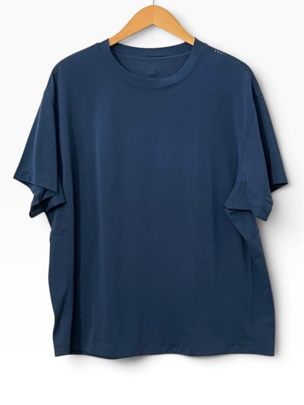 Lululemon Navy Blue Athletic Short Sleeve T-Shirt Relaxed Fit Athleisure Gym 12